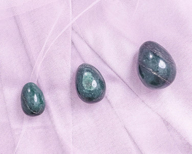 Green Quartz Yoni Egg - Anahata: Natural Crystal Pleasure Tool for Healing and Self-Love